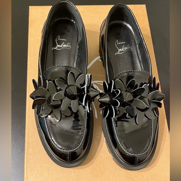 Christian Louboutin Daisy Spikes Loafers
Sz 37 US 7 - Picture 7 of 12